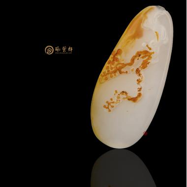 新疆和田红皮一级白籽玉挂件 兴高采烈 6.7克
